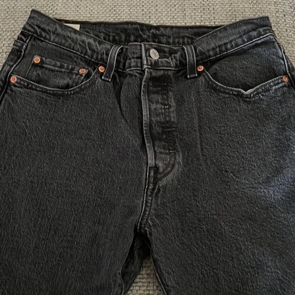 Levi’s black wash straight leg jeans - Picture 4 of 5